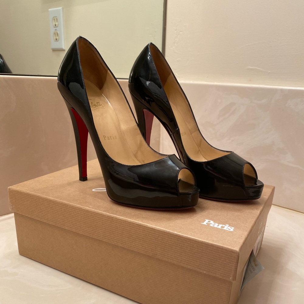 Size 37 Christian Louboutin black heels